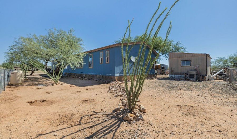 17111 S Country Club Rd 48, Sahuarita, AZ 85629 - 5 Beds, 2 Bath