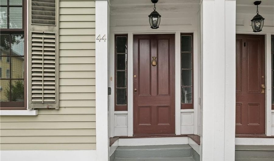44 Bradford St 49, Bristol, RI 02809 - 3 Beds, 3 Bath