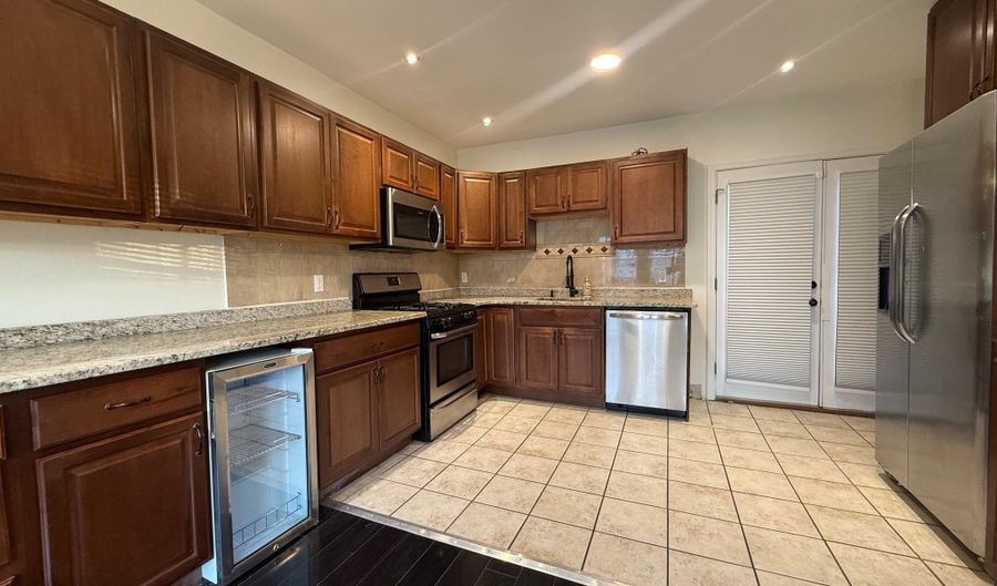 101 S GLENWOOD Ave, Aldan, PA 19018 - 3 Beds, 2 Bath
