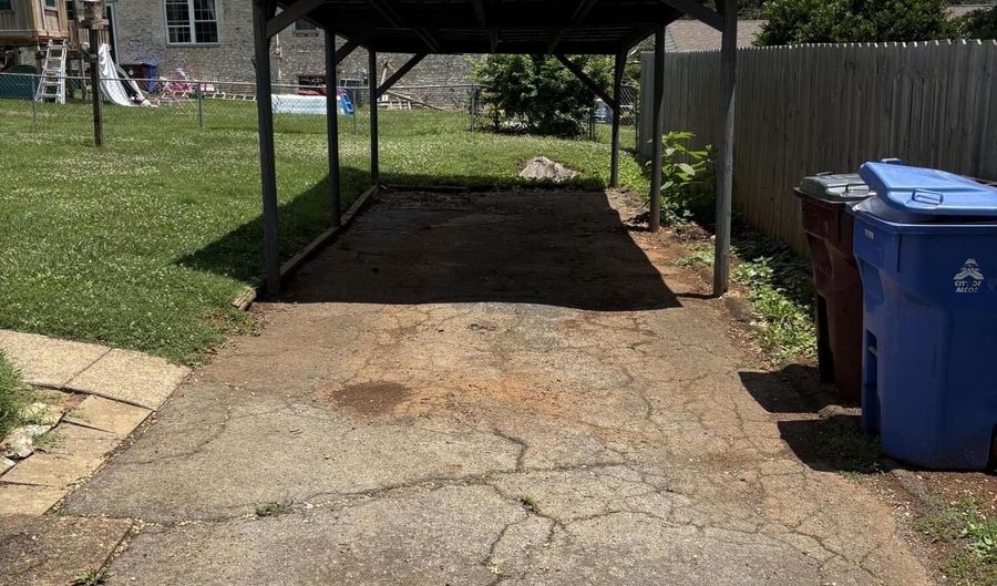 214 Juniper Ave, Alcoa, TN 37701 - 3 Beds, 2 Bath
