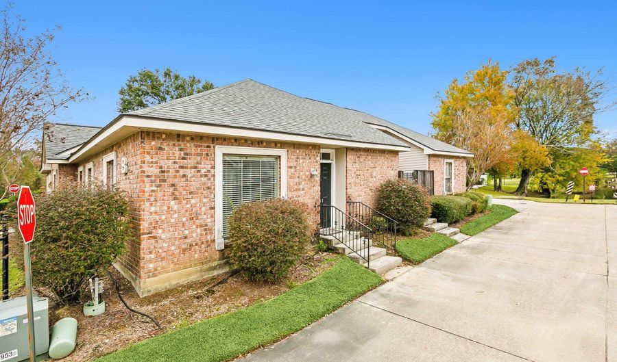 12500 Old Hammond Hwy #B1, Baton Rouge, LA 70816 - 2 Beds, 2 Bath