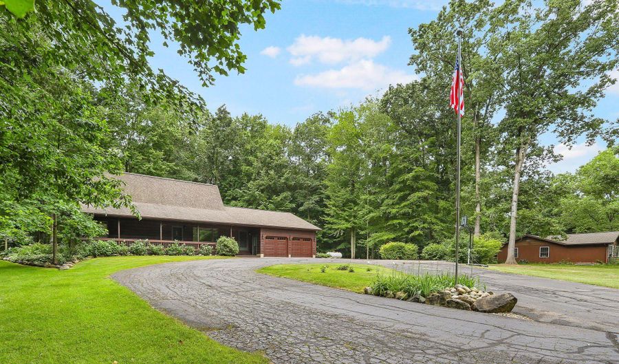 1956 M-40 Hwy, Allegan, MI 49010 - 4 Beds, 3 Bath