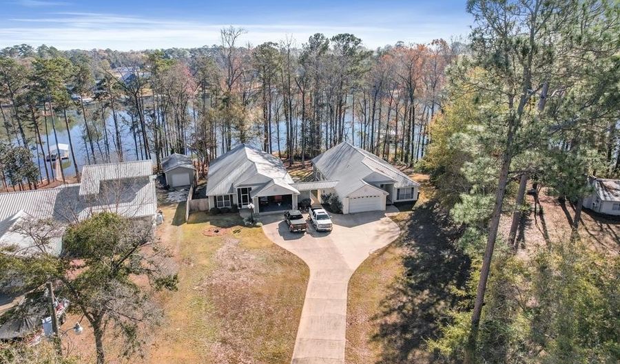 683 Calhoun Dr, Abbeville, AL 36310 - 3 Beds, 2 Bath