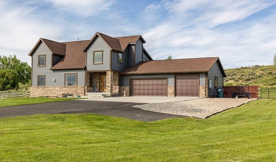 27 Justice Ln, Cody, WY 82414 - 5 Beds, 2 Bath
