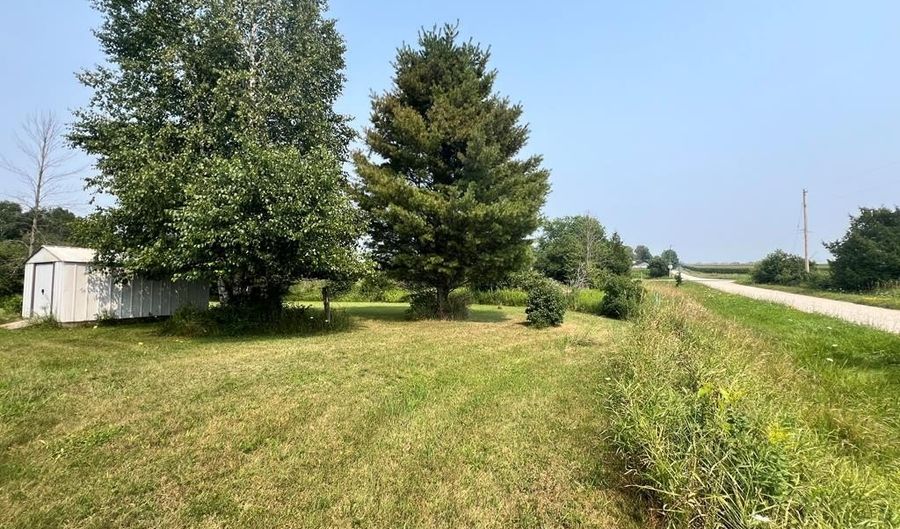 6730 E County Line Rd, Algoma, WI 54201 - 1 Beds, 1 Bath