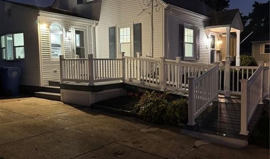 136 Frankfort St, Cranston, RI 02910 - 3 Beds, 1 Bath