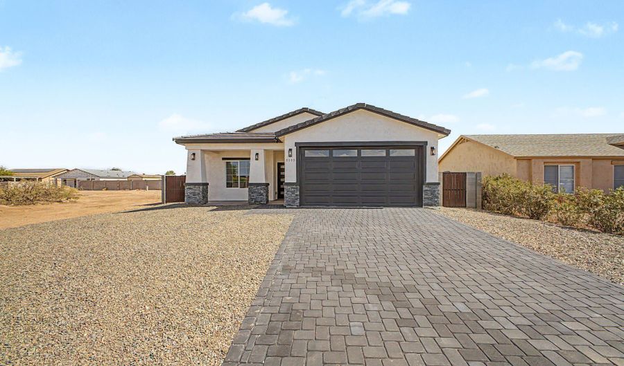 9399 W CONCORDIA Dr, Arizona City, AZ 85123 - 3 Beds, 2 Bath