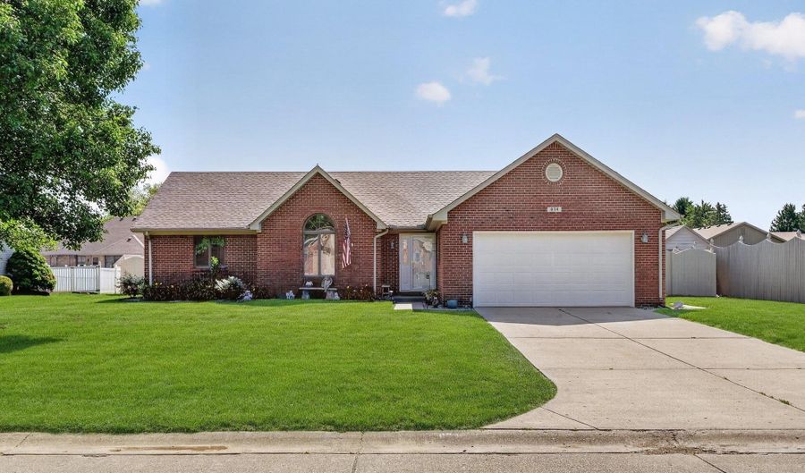 834 Deerfield Rd, Anderson, IN 46012 - 3 Beds, 2 Bath