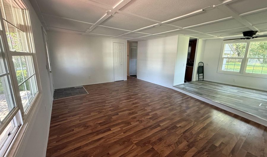 466 E Maple St, Berne, IN 46711 - 3 Beds, 2 Bath