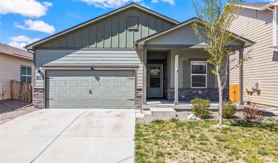 311 Maple St, Bennett, CO 80102 - 3 Beds, 2 Bath
