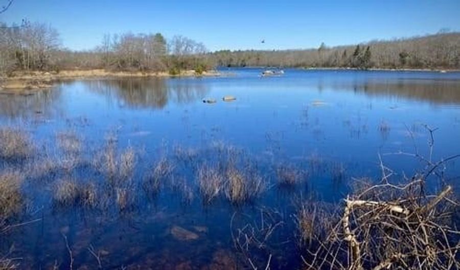 74 Blue Pond Trl, Hopkinton, RI 02832 - 3 Beds, 3 Bath