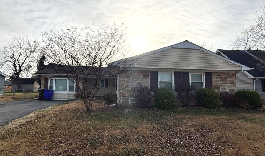 12327 FLAMINGO Ln, Bowie, MD 20715 - 3 Beds, 2 Bath