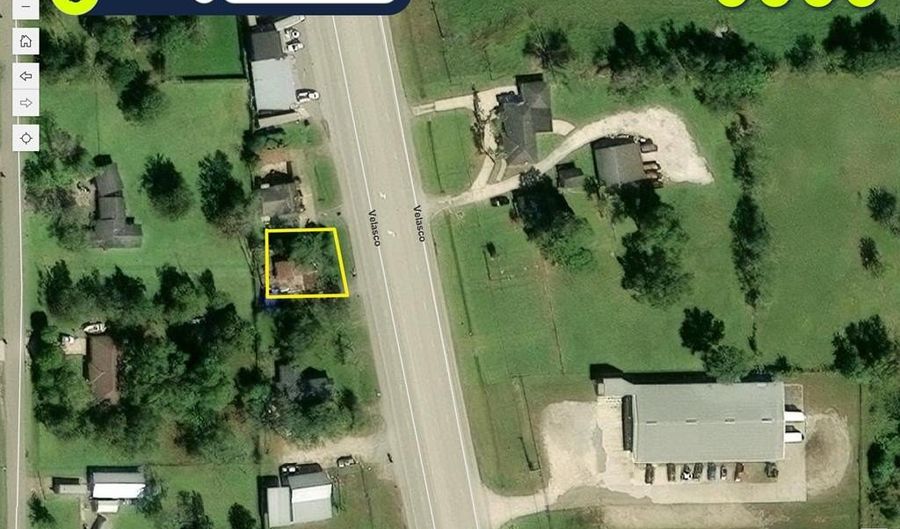 2212 S HIGHWAY 288B, Angleton, TX 77515 - 3 Beds, 1 Bath