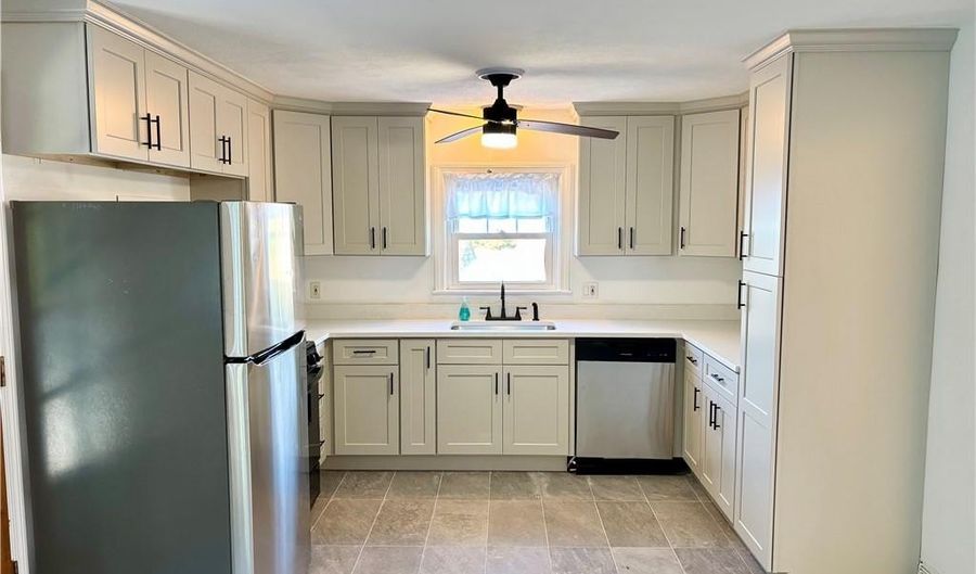 94 Conanicus Rd, Narragansett, RI 02882 - 5 Beds, 2 Bath