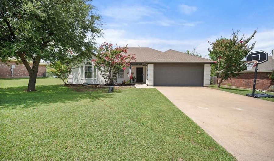 610 Pine Bluff St, Keene, TX 76031 - 3 Beds, 2 Bath