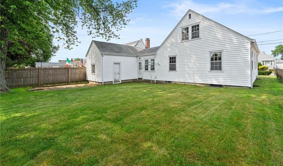 53 Overland Ave, Cranston, RI 02910 - 3 Beds, 2 Bath