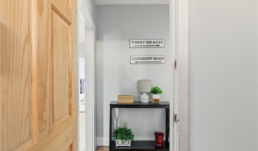 13 Holland St 1, Newport, RI 02840 - 3 Beds, 2 Bath