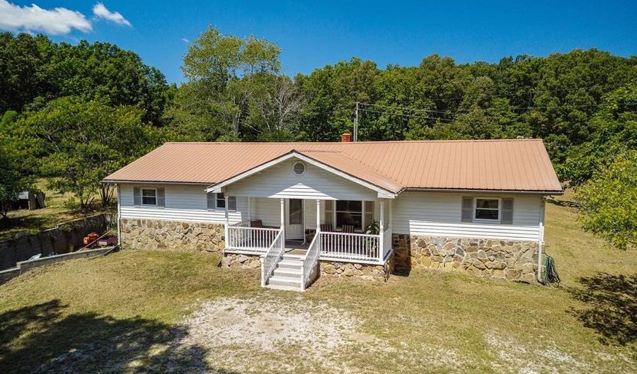 4121 Old Moss Rd, Baxter, TN 38544 - 0 Beds, 3 Bath
