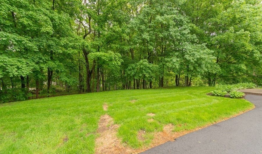 24 Pearl St 4, Ayer, MA 01432 - 1 Beds, 1 Bath