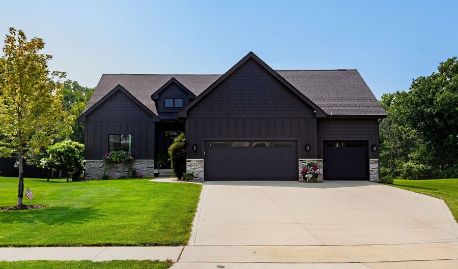 1816 Starling Ct, Polk City, IA 50226 - 4 Beds, 4 Bath