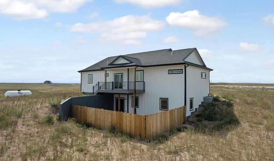 985 RANGE LINE Rd, Cheyenne, WY 82009 - 5 Beds, 3 Bath