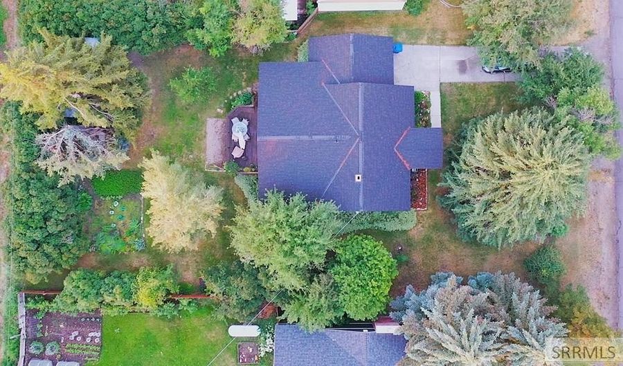 863 E Maple St, Ashton, ID 83420 - 3 Beds, 2 Bath