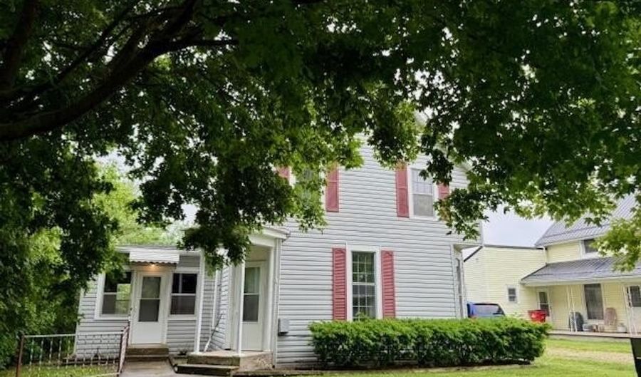 351 W W Buckeye St. Ave, Ada, OH 45810 - 5 Beds, 2 Bath