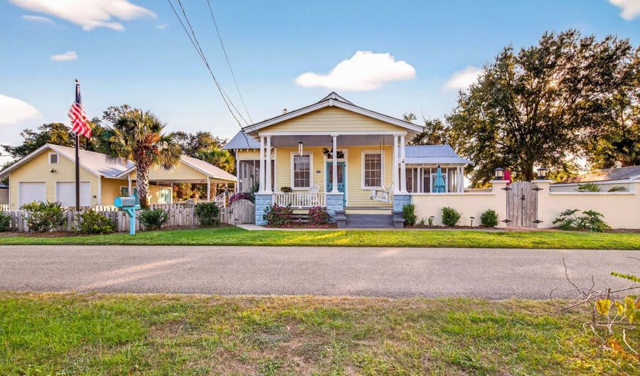 134 Keller St, Bay St. Louis, MS 39520 - 3 Beds, 3 Bath