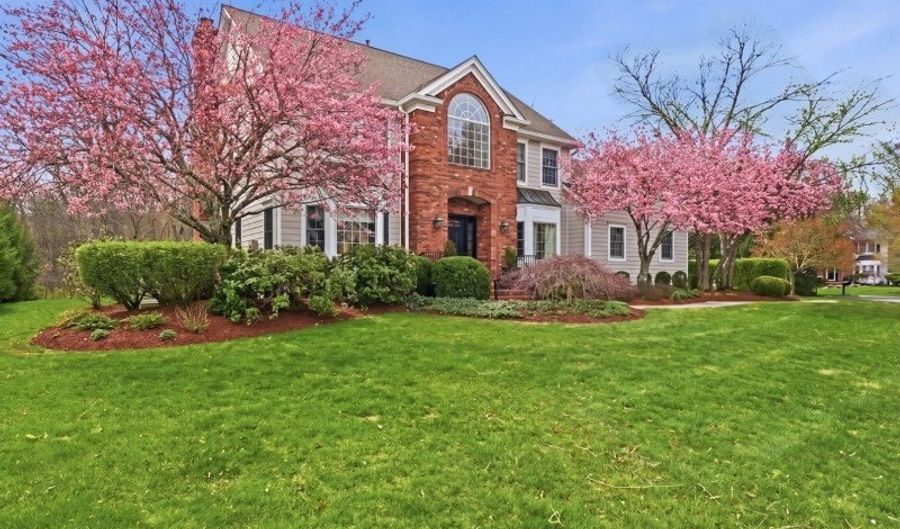 13 Obrien Ct, Bedminster, NJ 07921 - 5 Beds, 4 Bath