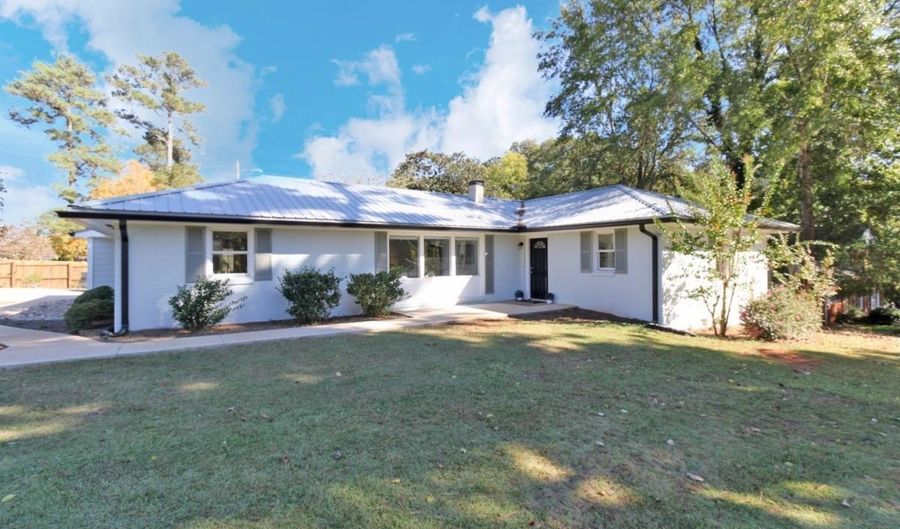 1092 W Lake Dr, Athens, GA 30606 - 3 Beds, 2 Bath