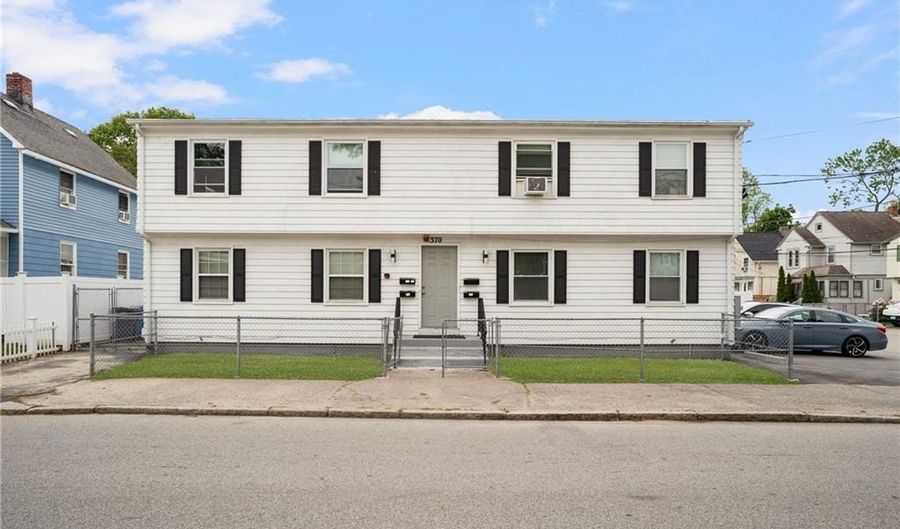 370 Montgomery Ave, Cranston, RI 02905 - 4 Beds, 4 Bath