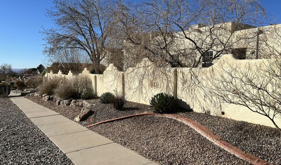 5201 Purcell Dr NE, Albuquerque, NM 87111 - 3 Beds, 2 Bath