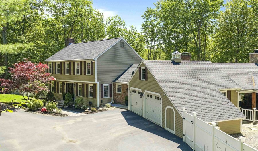 37 Birchwood Cir, Bedford, NH 03110 - 3 Beds, 3 Bath