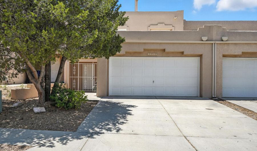 11312 CAMPO DEL OSO Ave NE, Albuquerque, NM 87123 - 3 Beds, 3 Bath