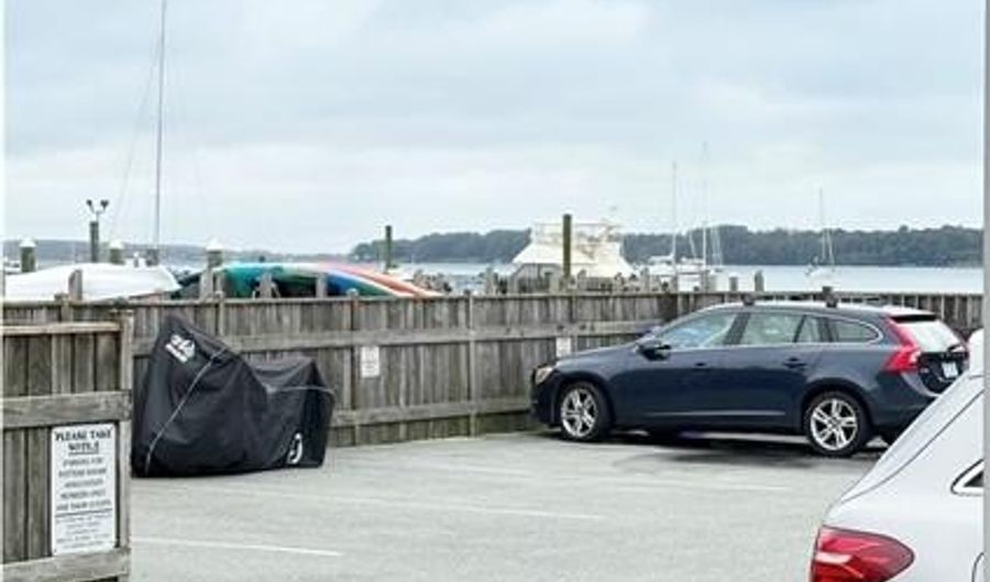 227 Thames St 1, Bristol, RI 02809 - 2 Beds, 1 Bath