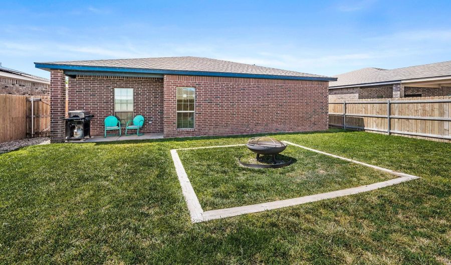 303 LOESH St, Amarillo, TX 79118 - 3 Beds, 2 Bath