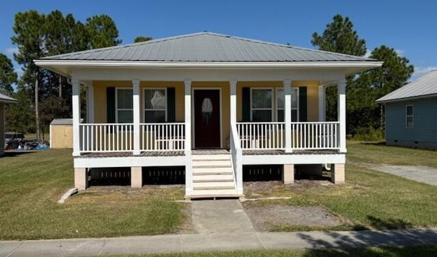 715 Union St, Bay St. Louis, MS 39520 - 4 Beds, 2 Bath