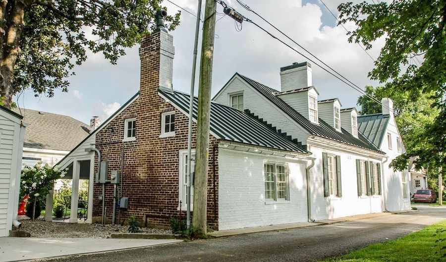 110 E Brashear Ave, Bardstown, KY 40004 - 3 Beds, 2 Bath