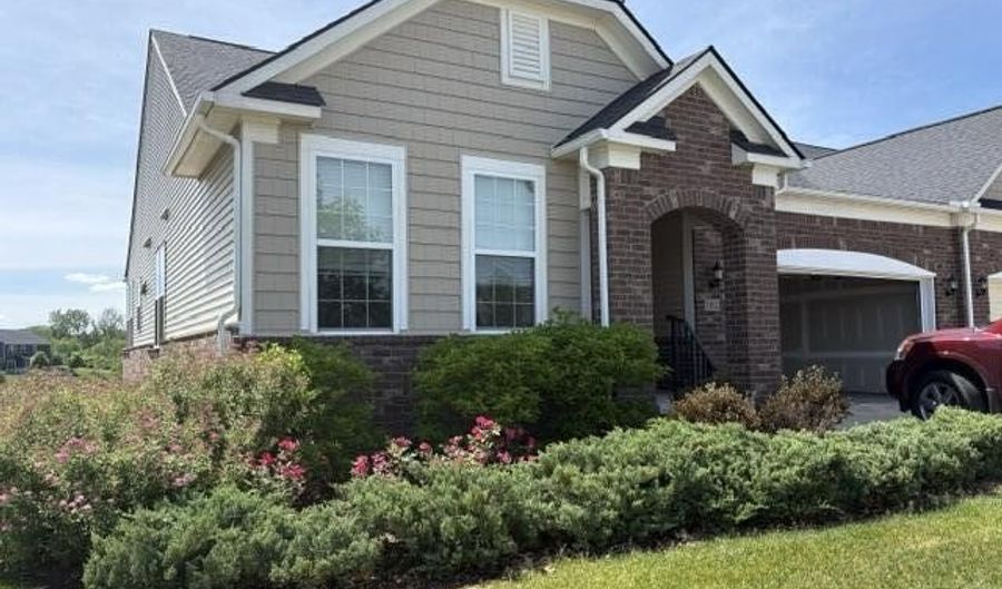 582 Ivyland St, Ann Arbor, MI 48108 - 2 Beds, 2 Bath