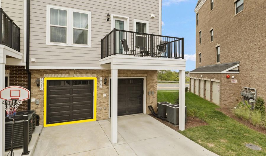 20789 LAMLASH Ter, Ashburn, VA 20147 - 3 Beds, 4 Bath