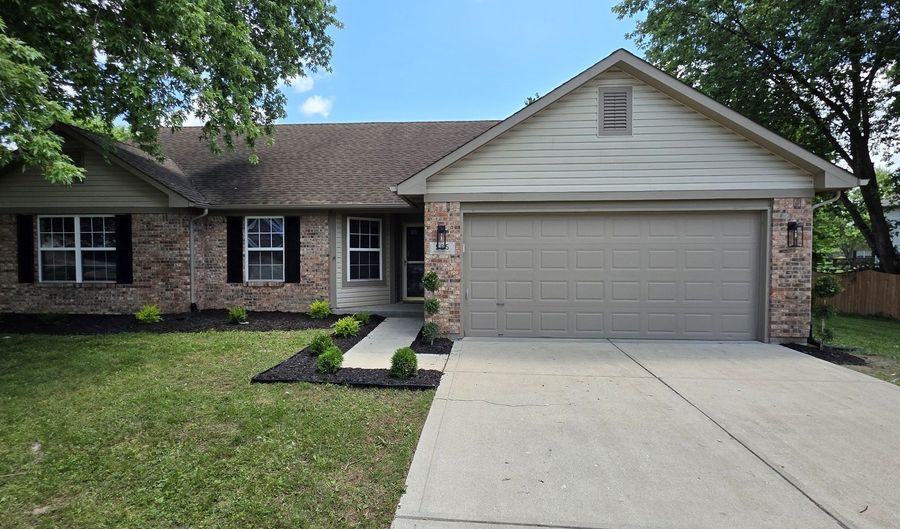 585 Eagles Nest Ct, Avon, IN 46123 - 3 Beds, 2 Bath