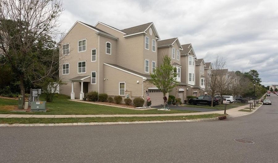 304 HAWTHORNE Ln, Barnegat, NJ 08005 - 3 Beds, 4 Bath
