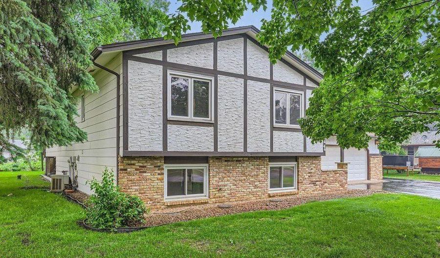 211 Mckinley St, Anoka, MN 55303 - 4 Beds, 2 Bath