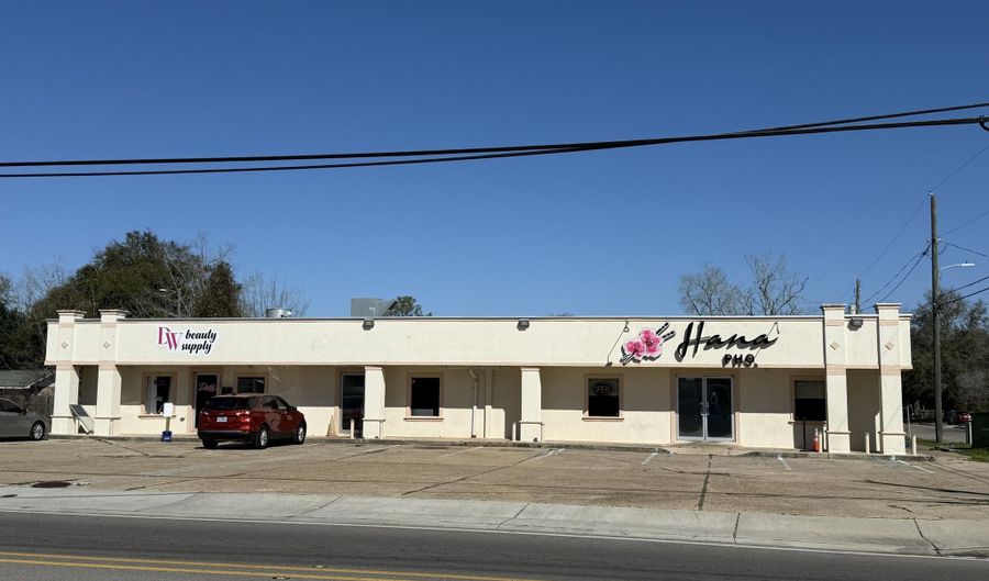 538 Division St, Biloxi, MS 39530 - 3 Beds, 3 Bath