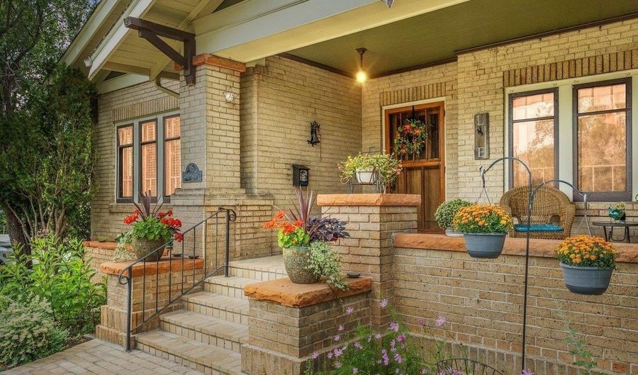502 E 24TH St, Cheyenne, WY 82001 - 3 Beds, 3 Bath