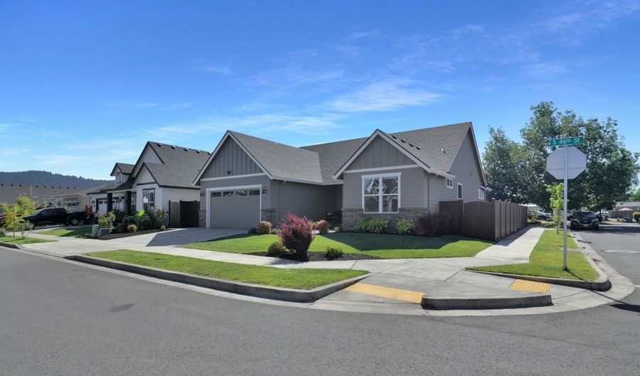 1004 S 46TH St, Springfield, OR 97478 - 4 Beds, 2 Bath