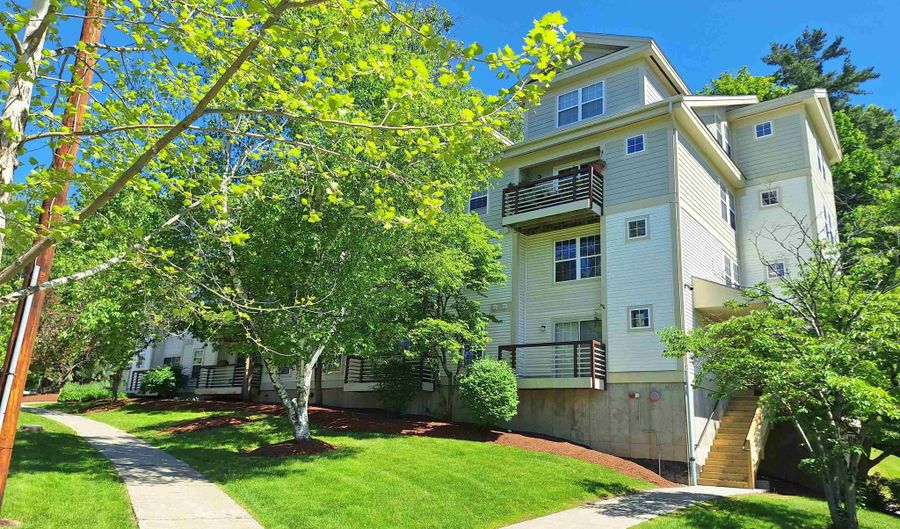 241 Hildred Dr, Burlington, VT 05401 - 2 Beds, 1 Bath