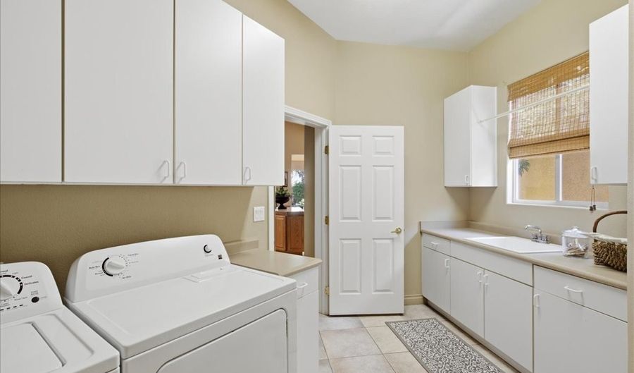 10009 Sienna Peak Ct, Las Vegas, NV 89144 - 2 Beds, 2 Bath