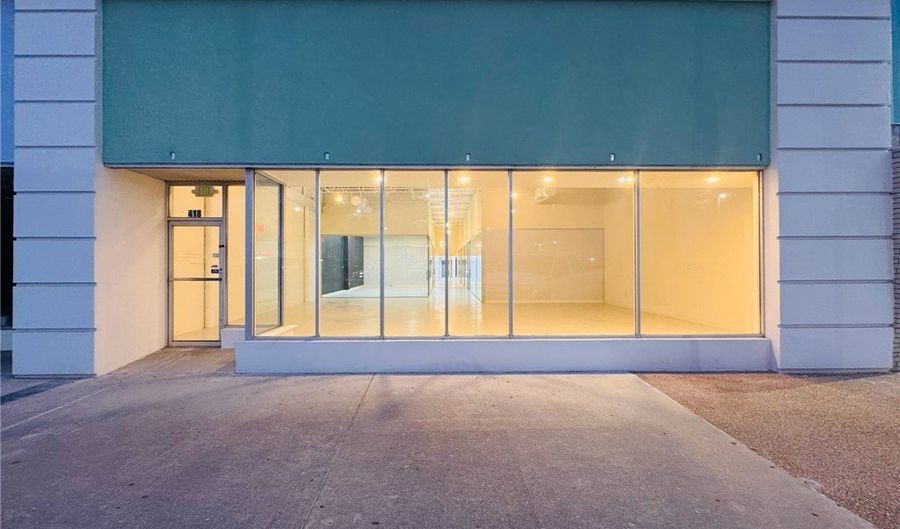 418 S Commercial, Aransas Pass, TX 78336 - 8 Beds, 0 Bath