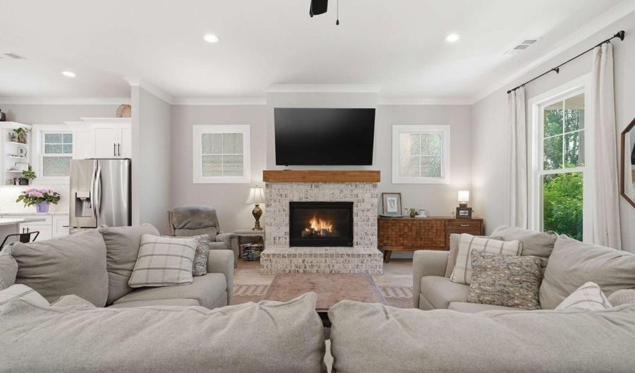 190 Chestnut St, Ball Ground, GA 30107 - 5 Beds, 5 Bath